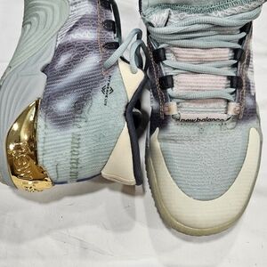 New Balance Men's KAWHI II Basketball Shoes - Mint and Gold